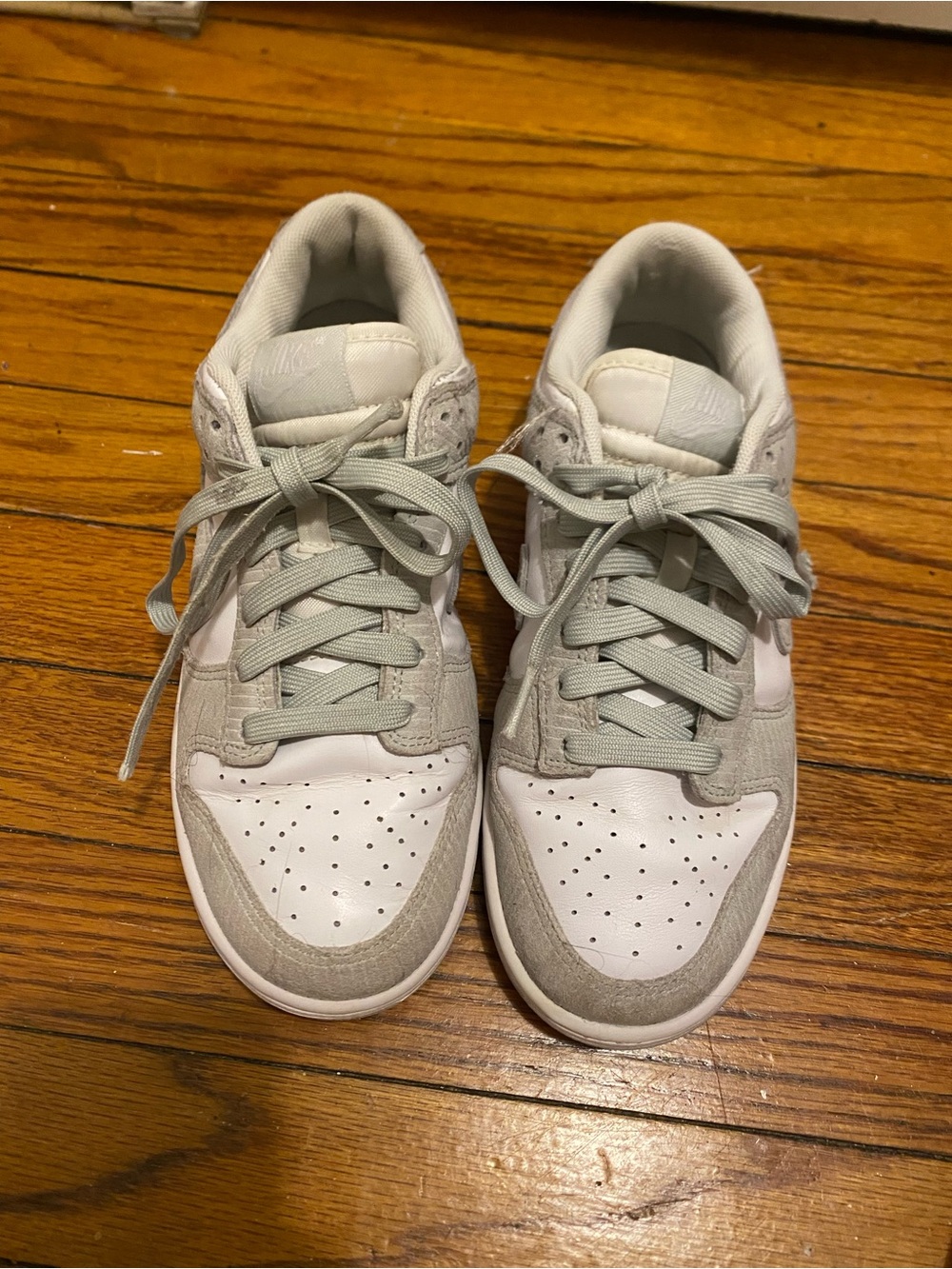 Nike Low-Top Sneakers in White and Light Gray